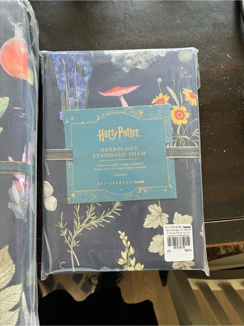 Pottery Barn Teen Harry Potter Herbology Duvet w/sham in Navy with Floral Print